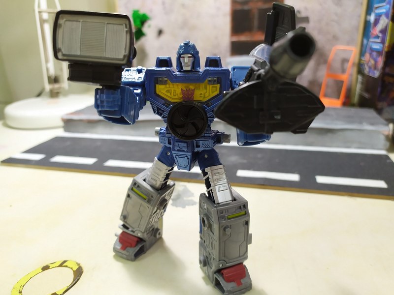 Wfc Refracktor In Hand Images Show Packaging And Figure Details  (29 of 30)